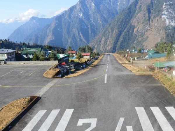 luka airport everest region