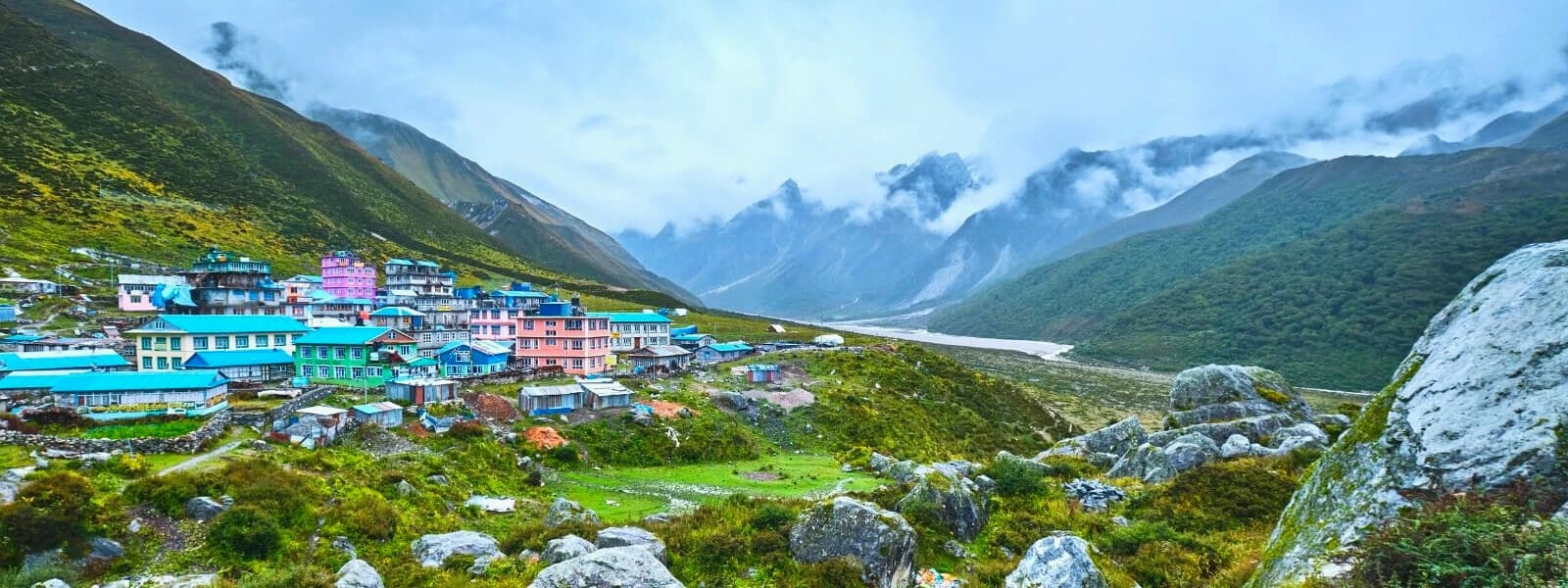 Trek through the stunning. villages of. Langtang Helambu trek
